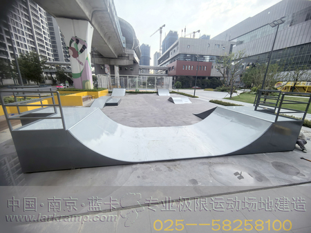 苏州文体中心南侧公园极限运动场